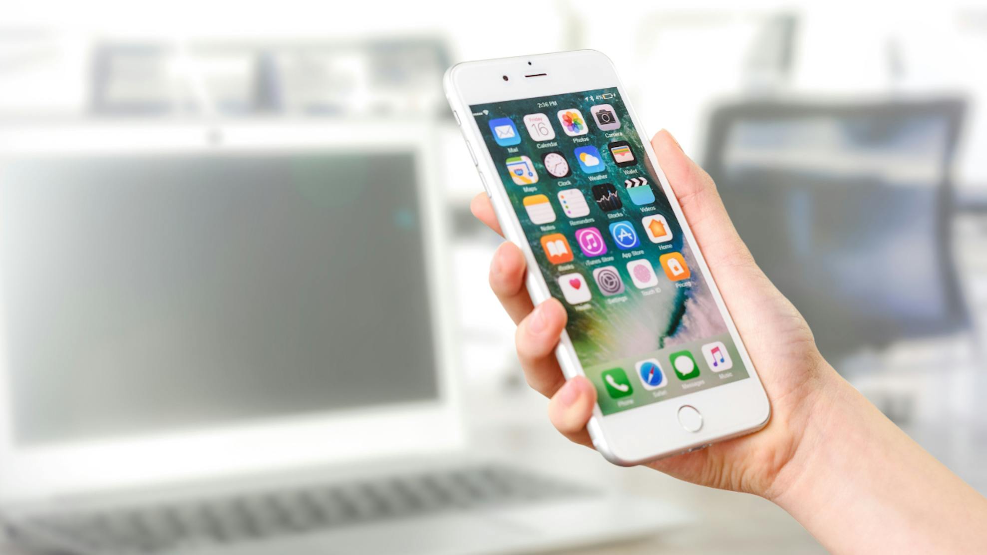 iPhone ホームボタンが押せない原因とは？対処法10選を解説