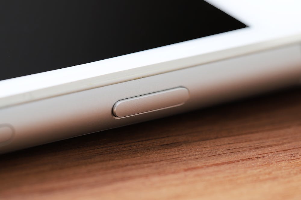 iPhoneの電源が入らない原因は?!対処法6選や処分方法も紹介!