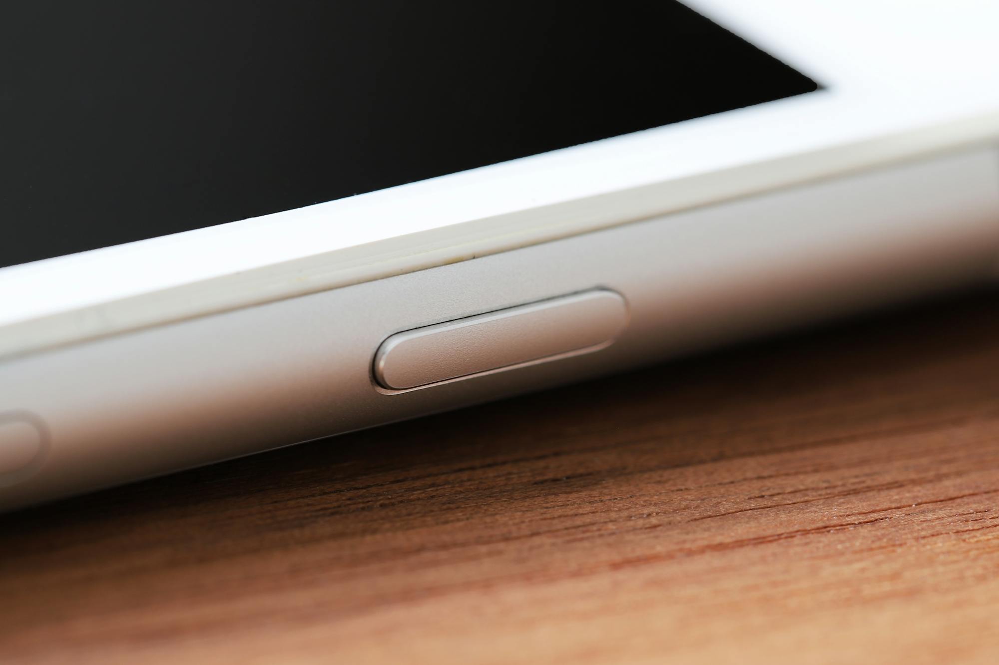 iPhoneの電源が入らない原因は?!対処法6選や処分方法も紹介!