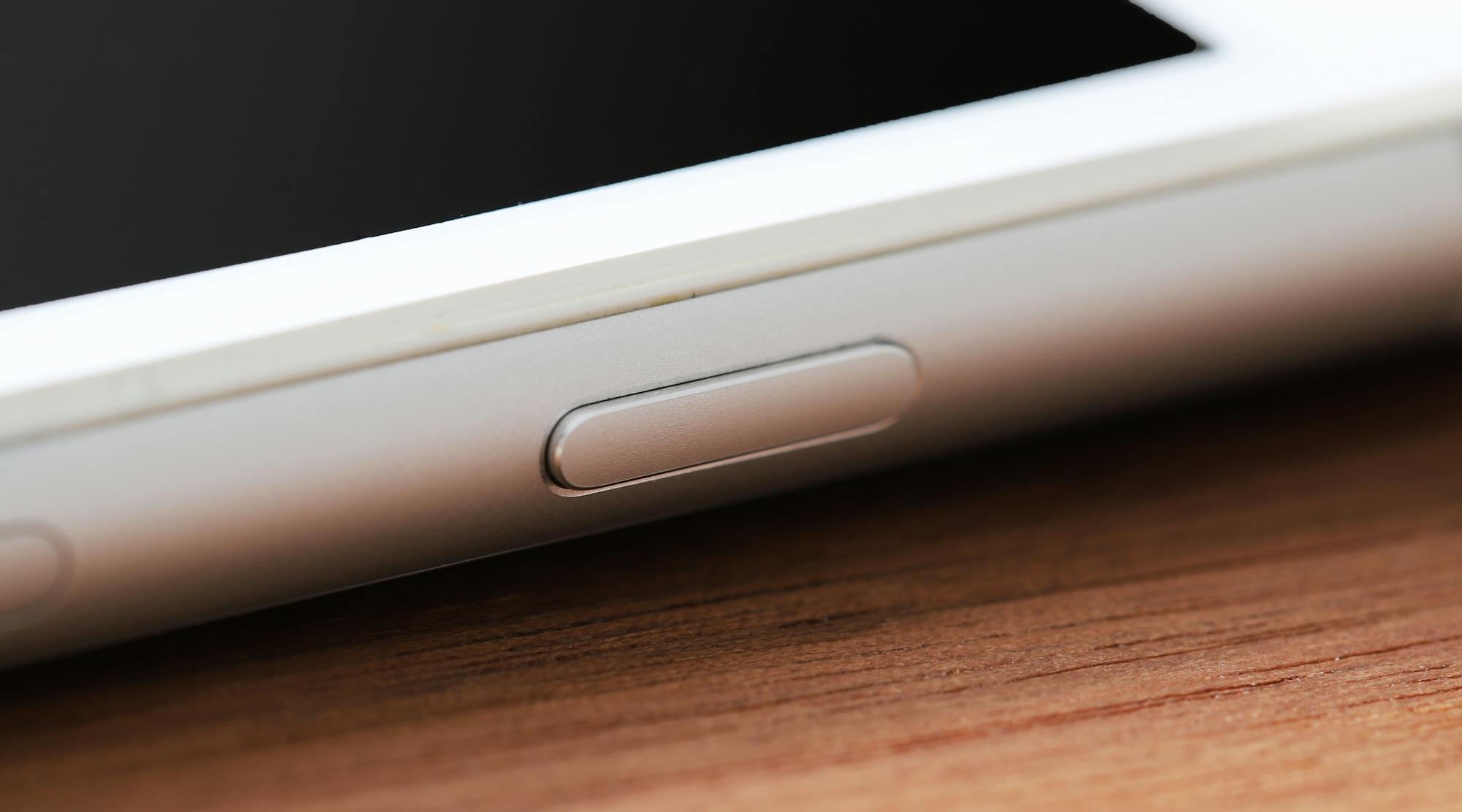 iPhoneの電源が入らない原因は?!対処法6選や処分方法も紹介!