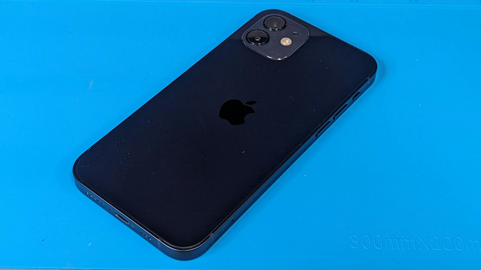 ネットワーク利用制限あり・SIMロック解除済みのiPhone 12 64GBを買取させていただきました!