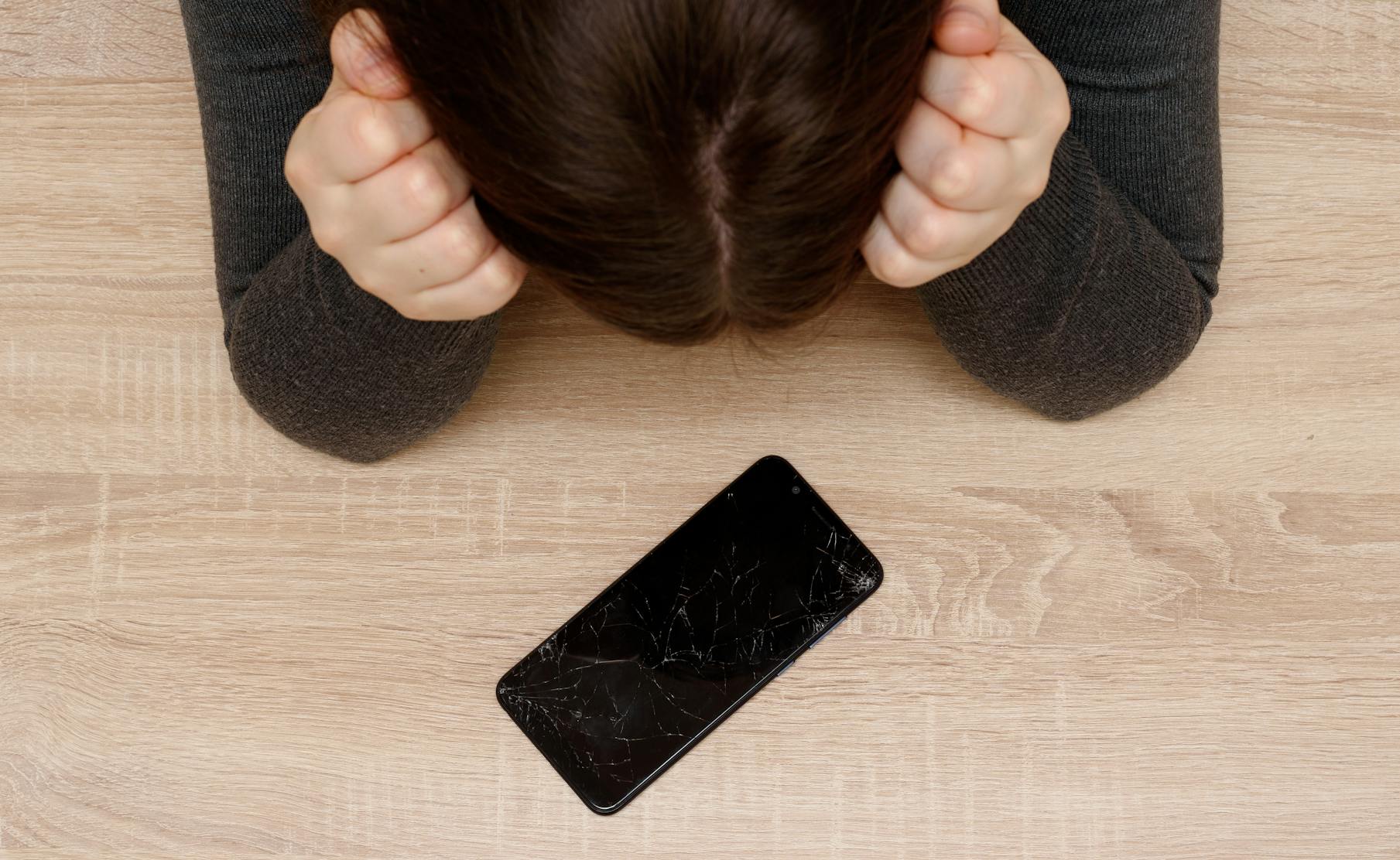 壊れたiPhoneを非正規店で修理しても買取に出せる？