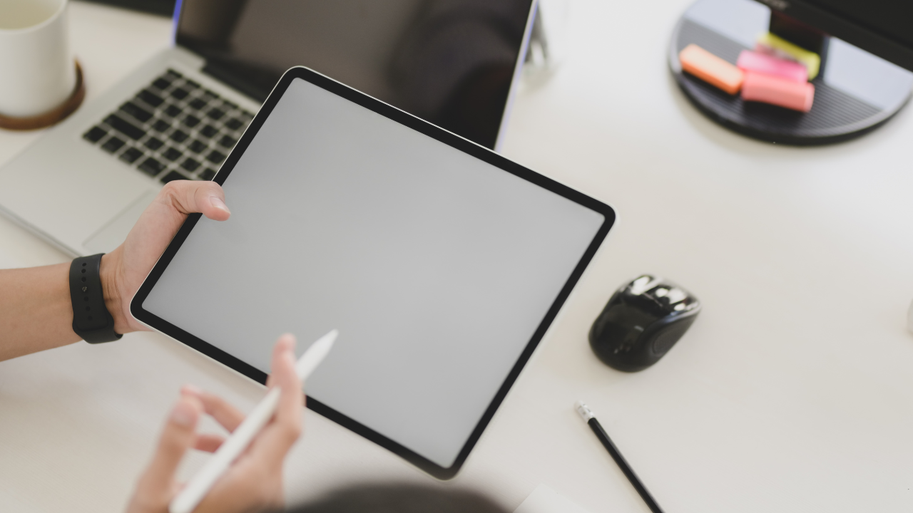 壊れたタブレットはどう捨てる?電源が入らない端末の正しい処分方法を徹底解説