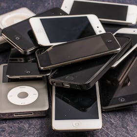 【完全版】古いスマホの処分方法とは?後悔しない捨て方を徹底解説