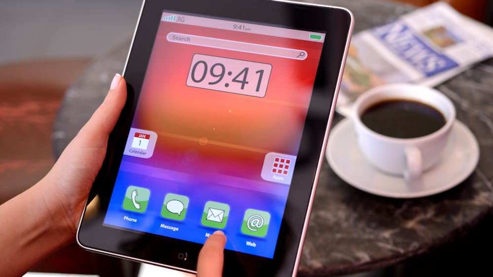 古いタブレットの処分方法は?安心して捨てるための注意点も解説