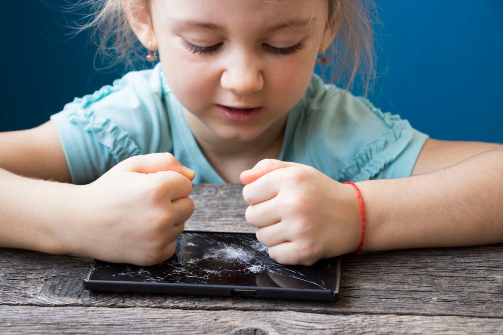 ゲオでは「画面割れ」の壊れたiPhoneを買取してもらえるの?