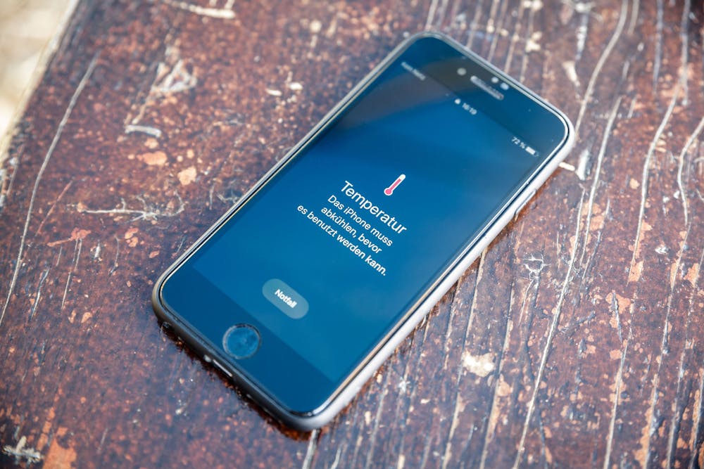 iPhoneに「温度警告」の表示が!絶対にしてはいけない間違った対処法とは?