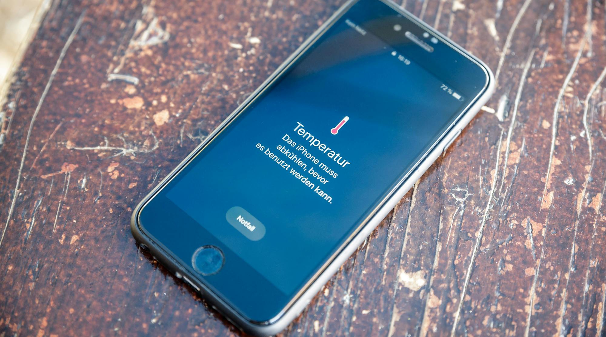 iPhoneに「温度警告」の表示が!絶対にしてはいけない間違った対処法とは?