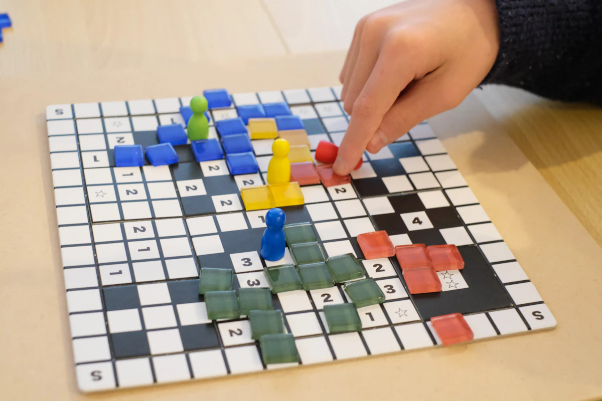 ボードゲーム発明!「はるたいる」「つなげて連想絵しりとり」