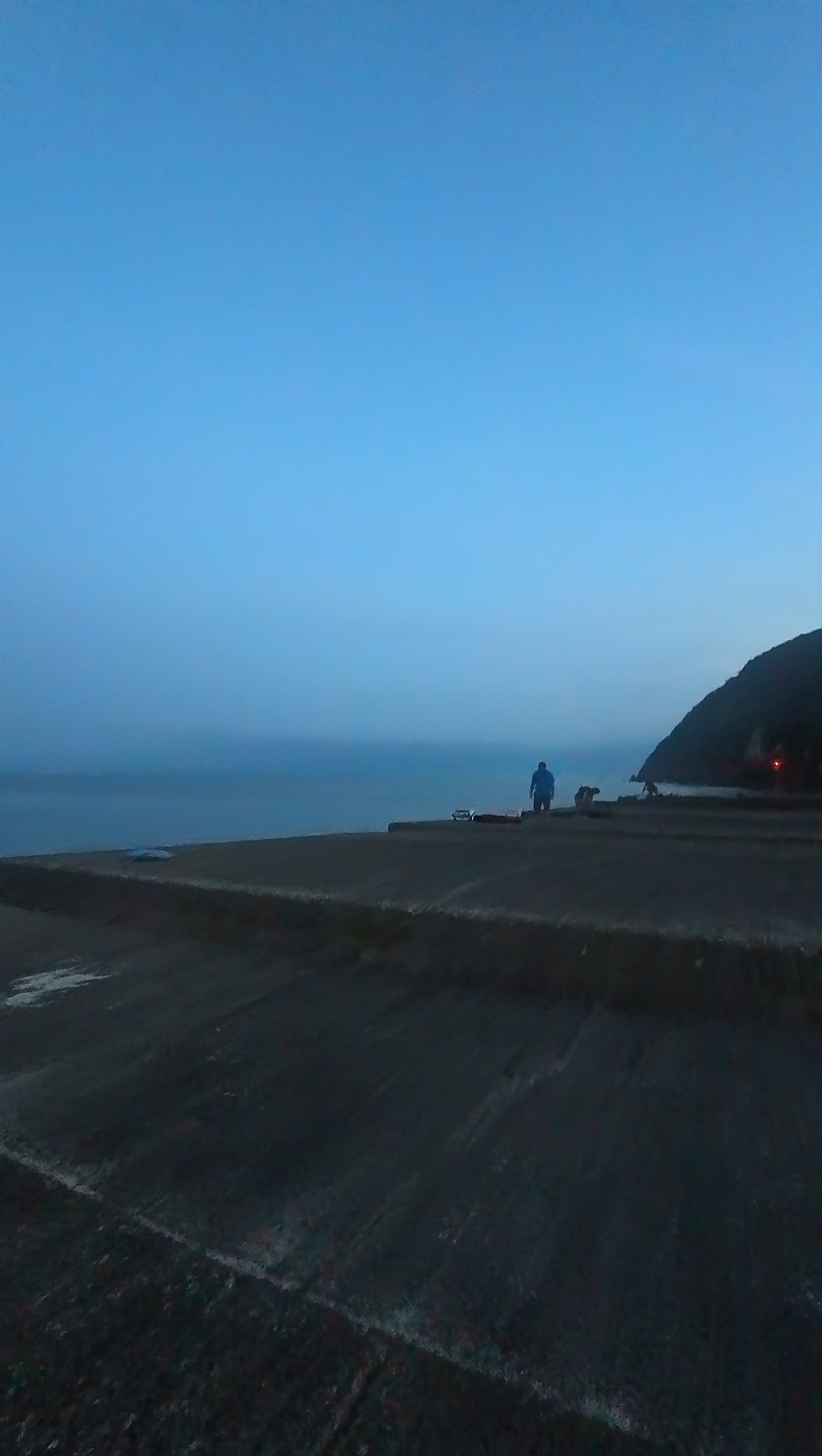 段差や溝があり、結構移動大変でした。