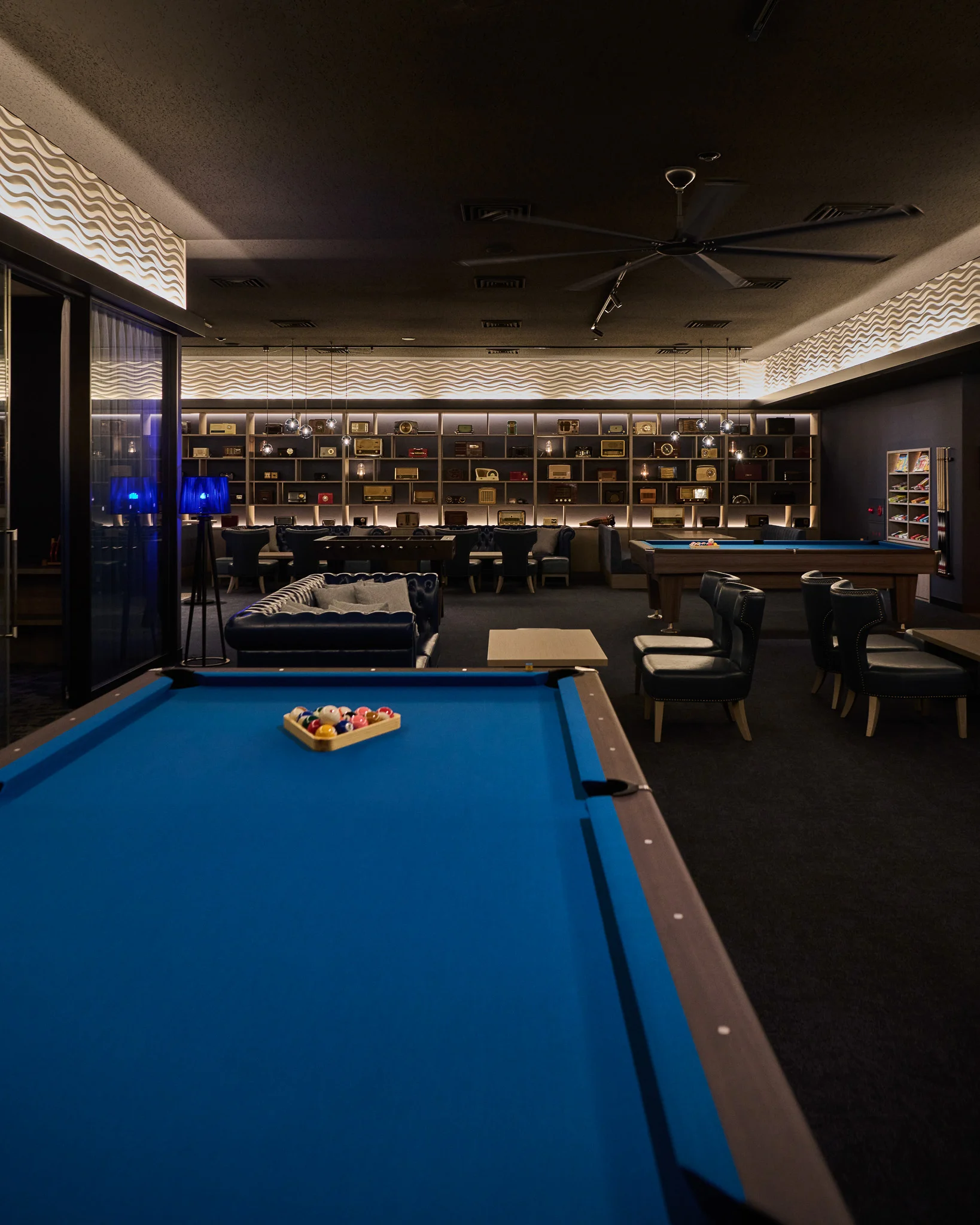 遊んで、飲んで、また遊ぶ。