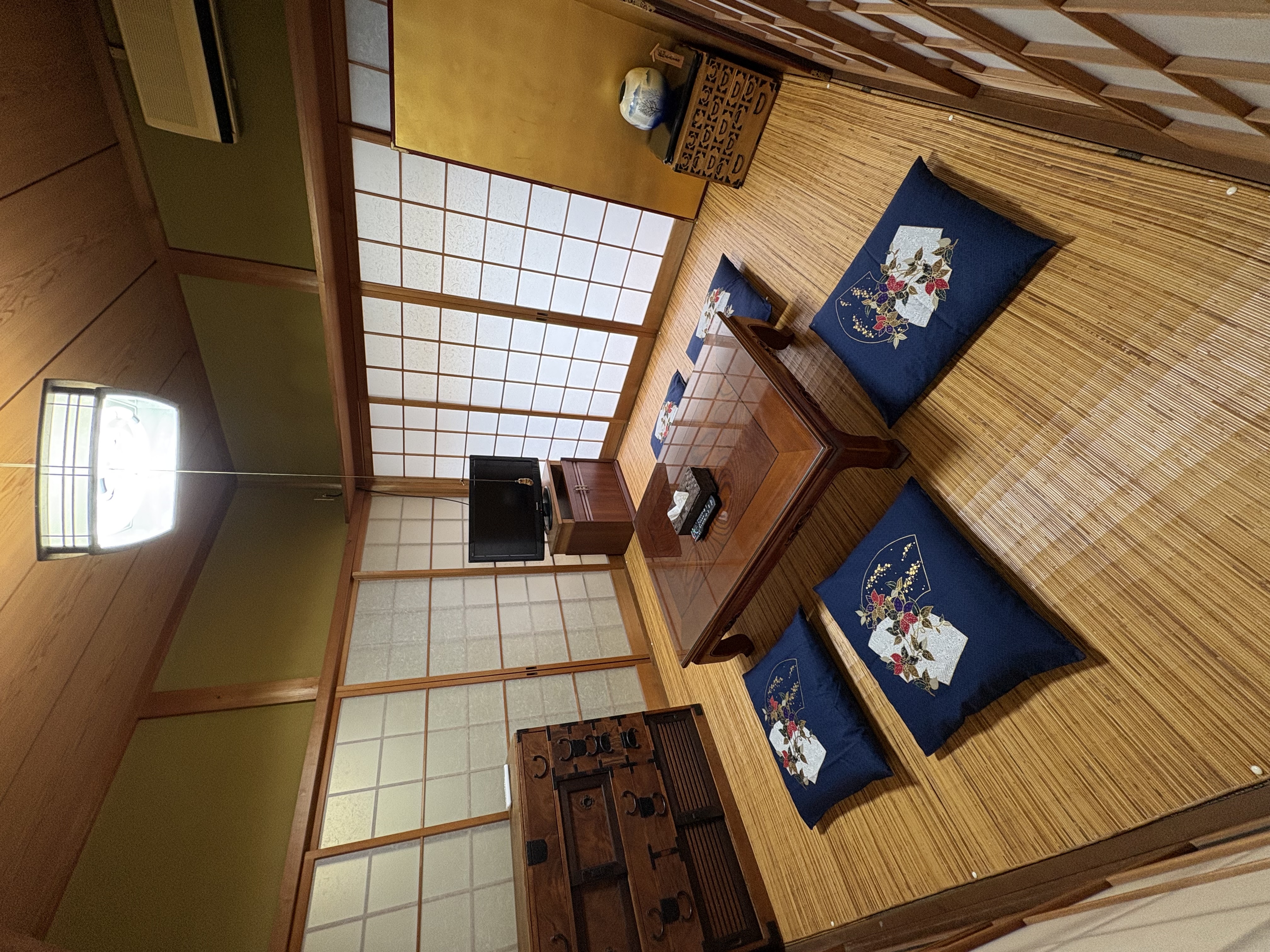 居間（別角度）