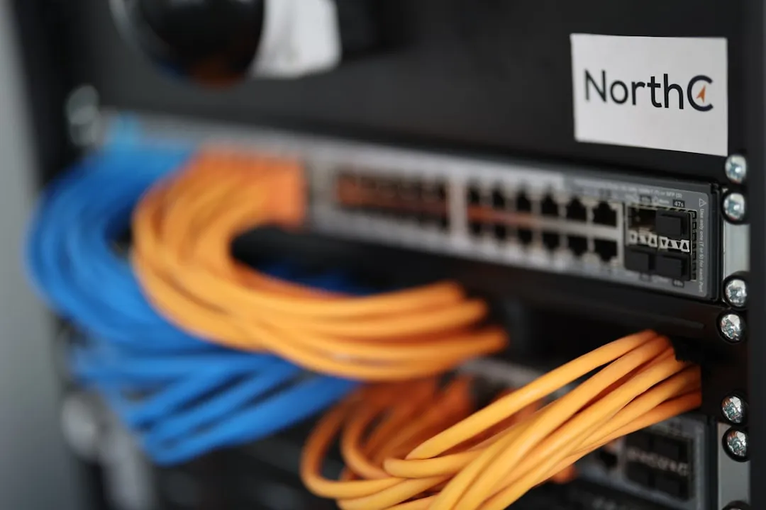 データセンターのネットワーク機器のイメージ