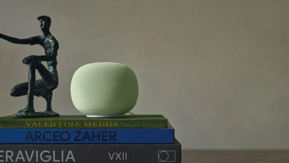 棚に置かれたGoogle Home スピーカー本体の製品写真