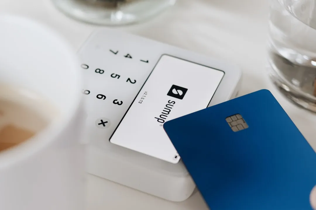 ChatGPT Pro $100とPro $200プランの違い：月額課金とクレジットカード決済のイメージ