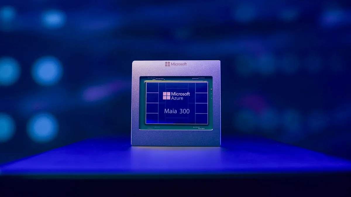 Microsoftの推論用AIチップ「Azure Maia 300」の試作チップ