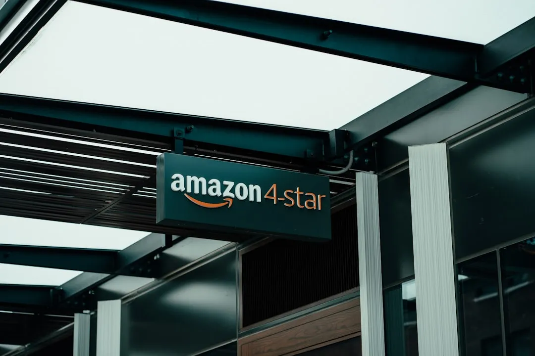 Amazon × Anthropic 戦略的提携イメージ