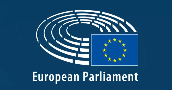 欧州議会。EUはAI Actでnudifierアプリを禁止する方向で暫定合意し、コンプライアンス期限は2026年12月2日とされる