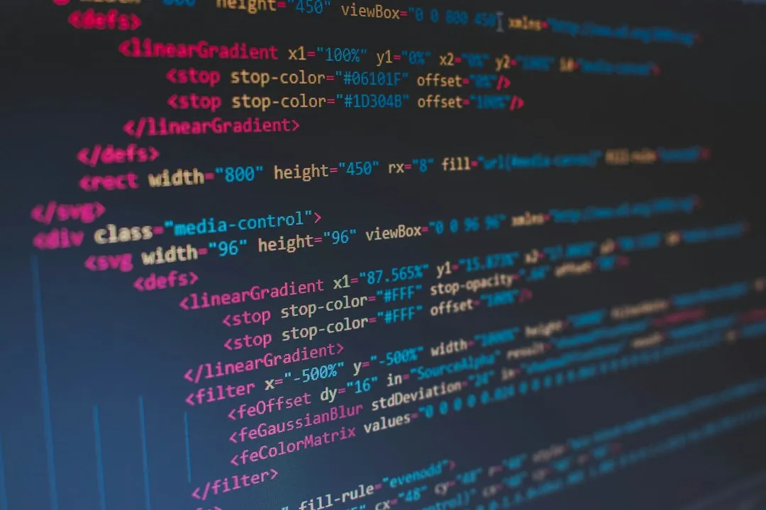 画面に表示されたHTMLのソースコード