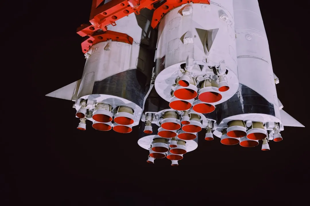 宇宙ロケット打ち上げと株式上場のイメージ