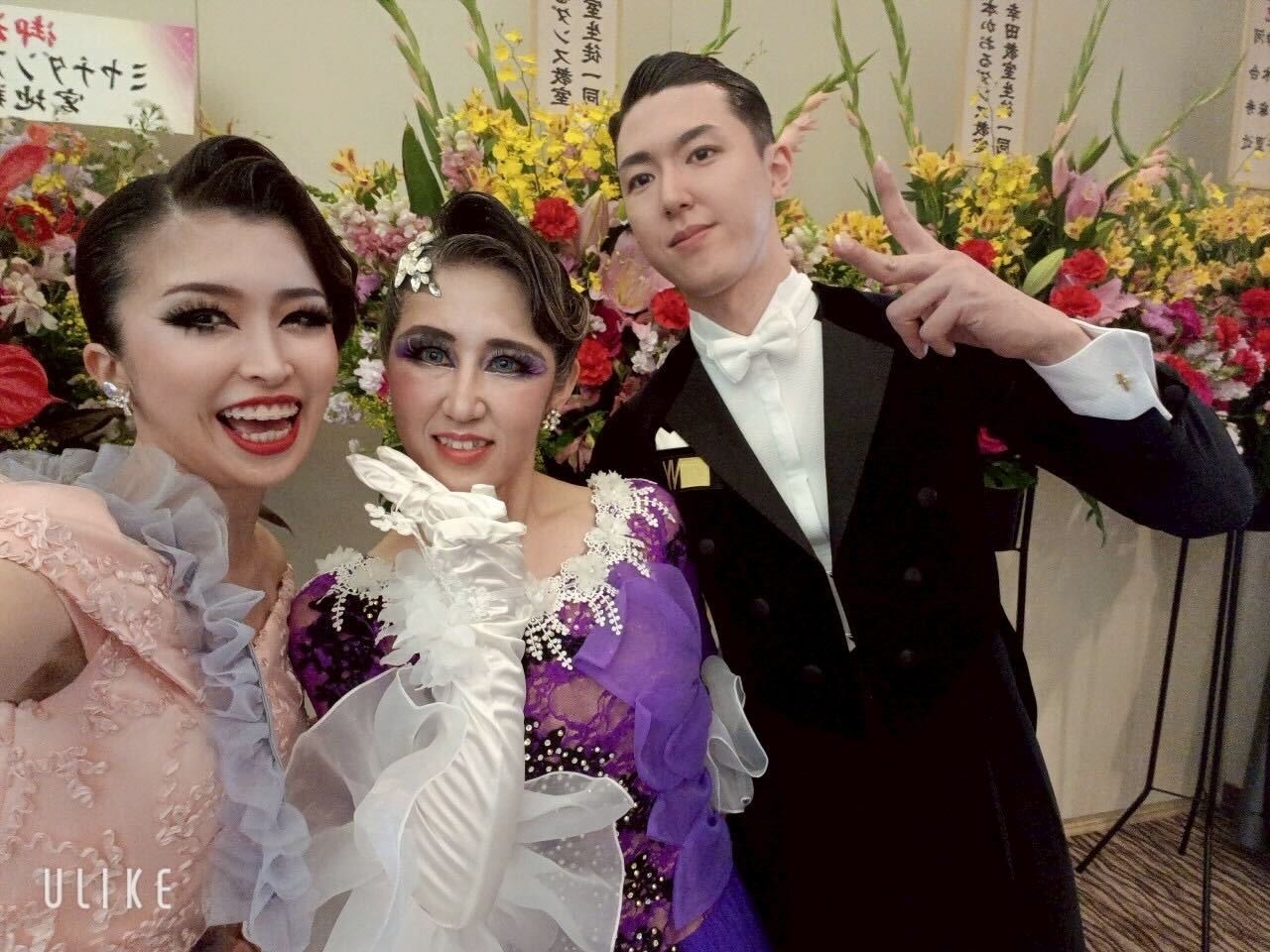 社交ダンスにナレーターの勉強も?