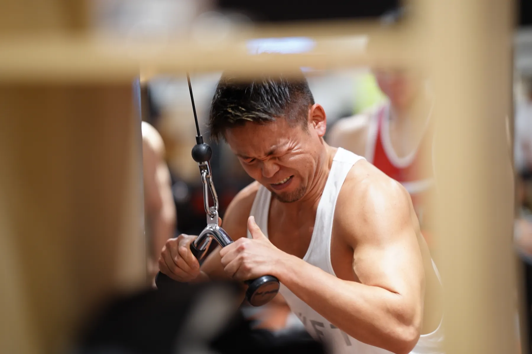 エドワード加藤氏とのトレーニングに励むフィットネス実業団選手