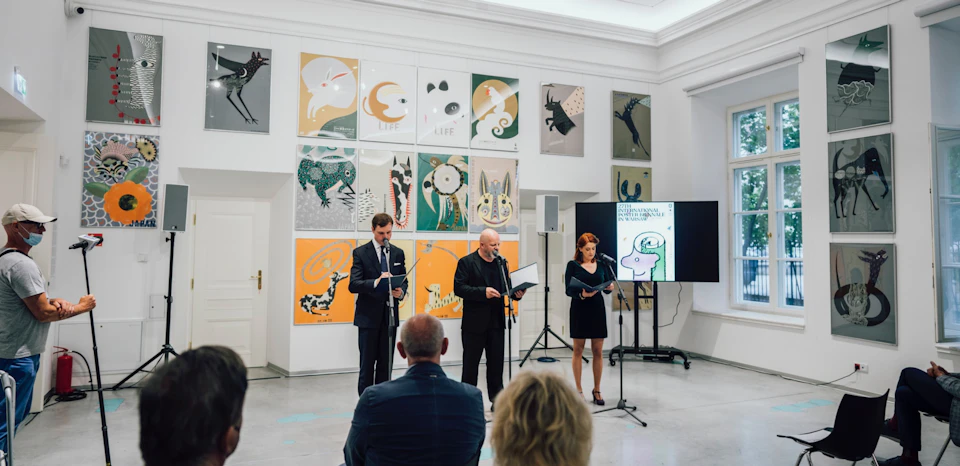 永井一正が、第27回ワルシャワ国際ポスタービエンナーレ展で「ヨゼフ・ムロシチャク特別功労賞」を受賞 の記事画像