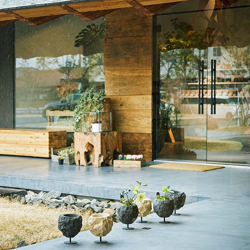 花や植物の魅力を引き出す、アート空間が素敵なフラワーショップ「ns