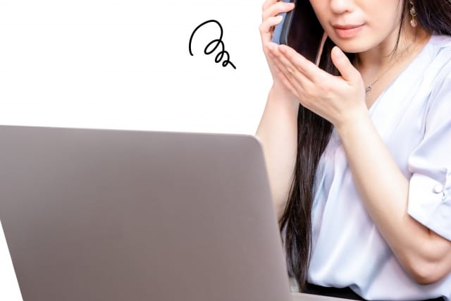 企業がとるべきカスハラ対策とは？クレームとの違いや電話カスハラ対策も解説