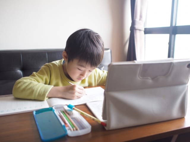 学校や教育現場のDX化とは？電話対応を自動化して煩雑化する業務を効率化する方法を解説！