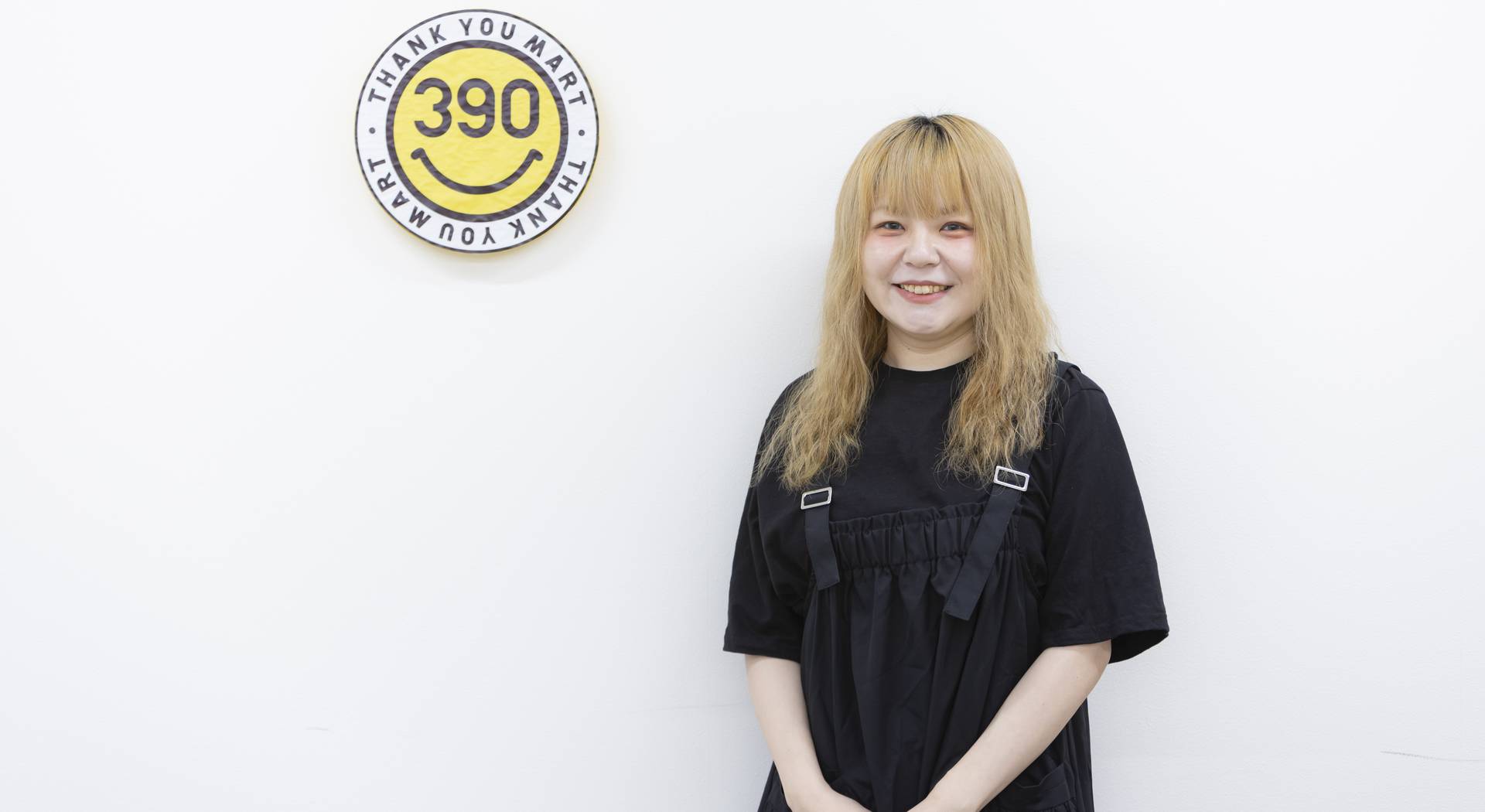 「電話の音が怖い」からスタッフを守る。サンキューマート全国77店舗が売場での電話応対をやめ、月間約1,000件を本部で引き取る体制を実現