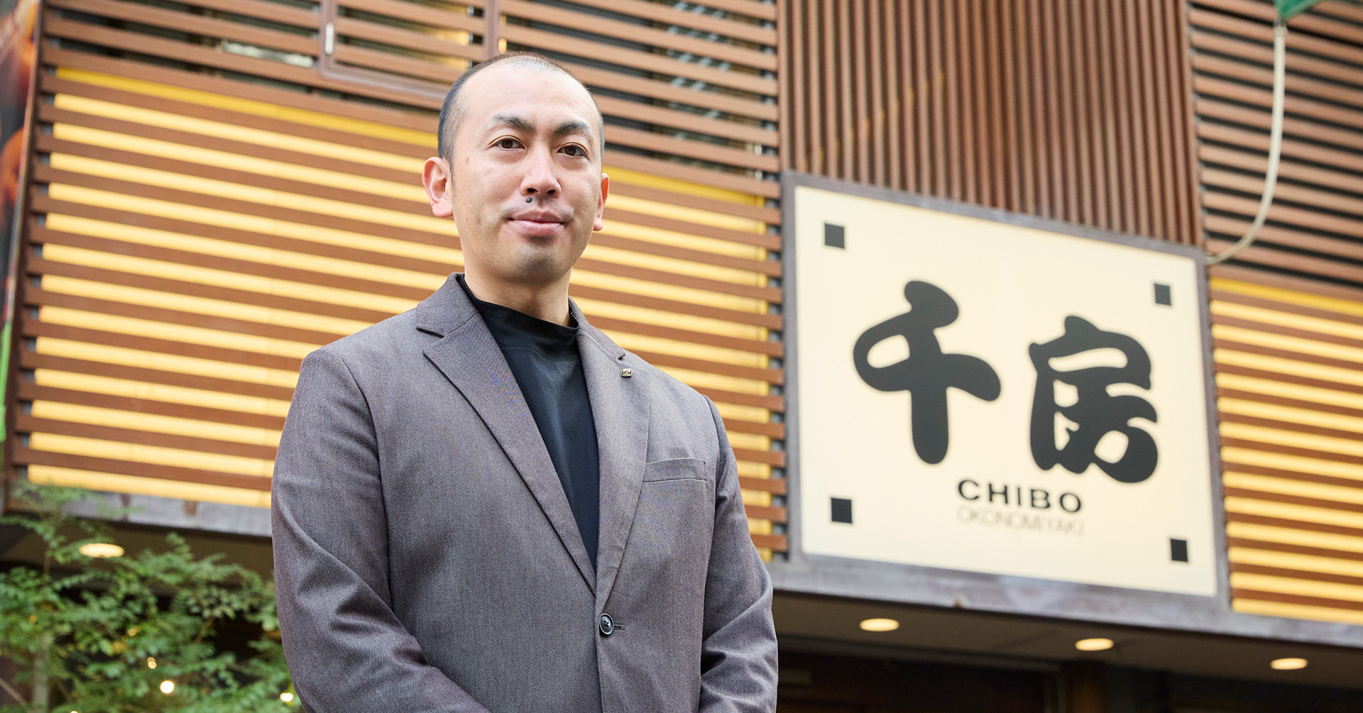 電話対応の8割を自動化し、24時間予約受付を実現。千房がアイブリーで実現した店舗スタッフの負担軽減と顧客体験向上