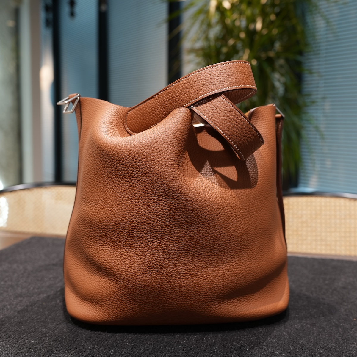 HERMES ピコタンロックGM（ゴールド/トリヨンクレマンス