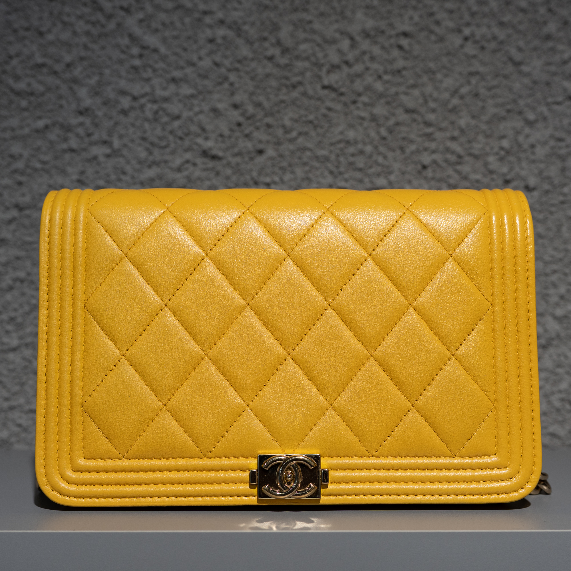 CHANEL ボーイシャネル チェーンウォレット（イエロー