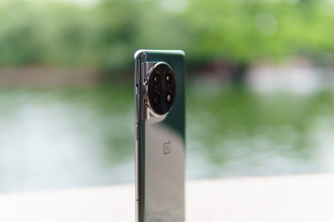 SIMカードのサイズの違いを示すイメージ