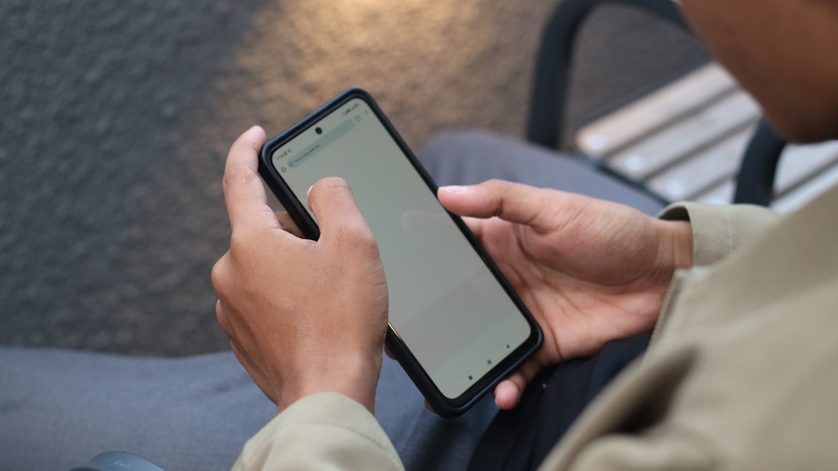 eSIMとテザリングの仕組みのイメージ