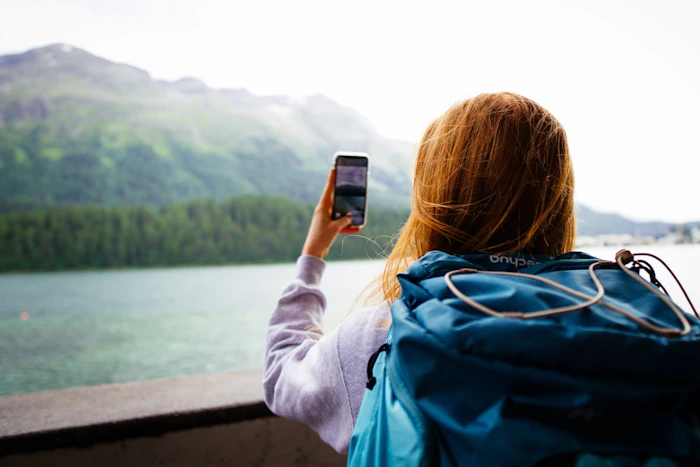 旅行中のスマートフォン利用