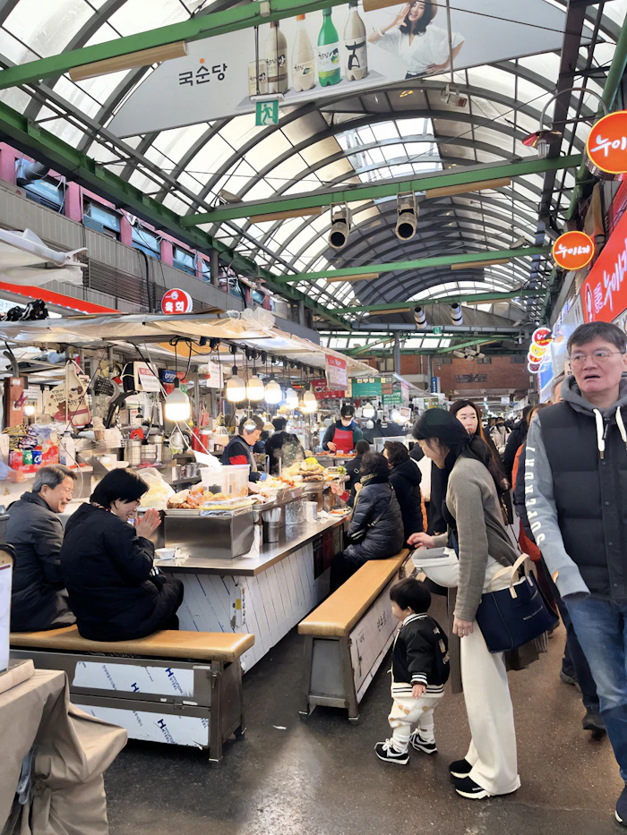 広蔵市場のメインアーケード