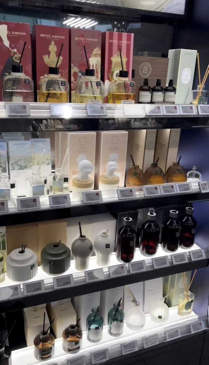 OLIVE YOUNG 店内 ディフューザー・フレグランス棚