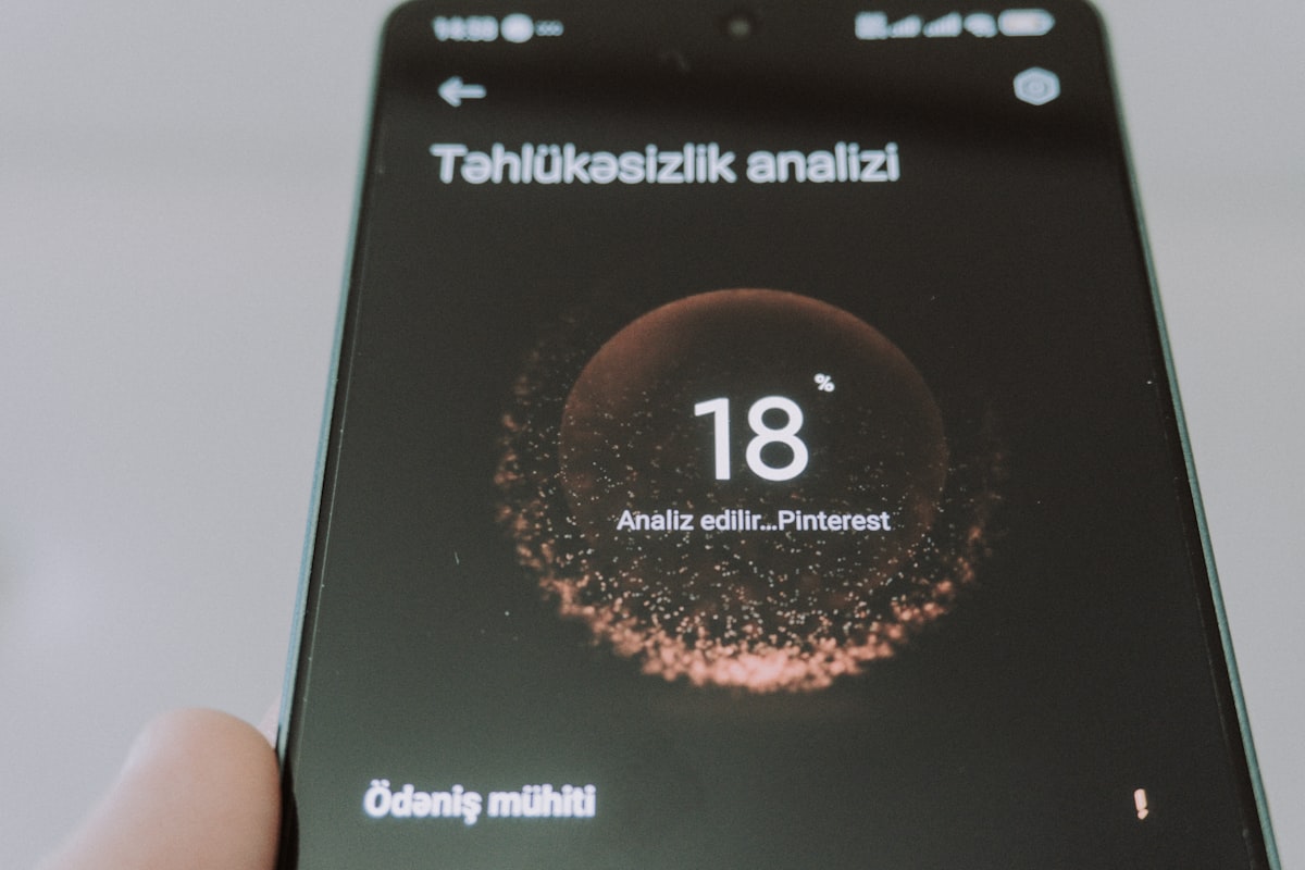データセーバーの仕組みを表すスマートフォンのイメージ