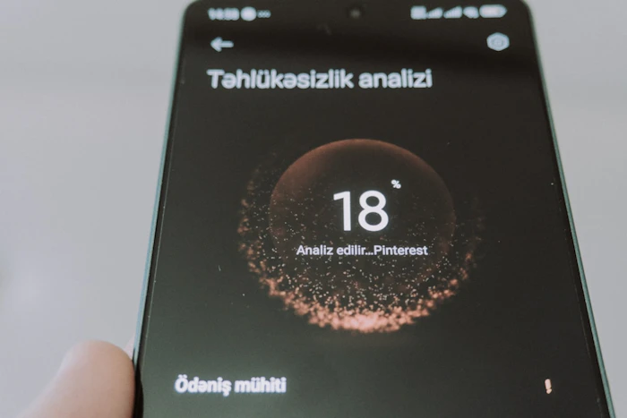 データセーバーの仕組みを表すスマートフォンのイメージ