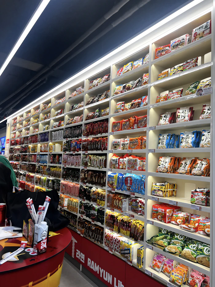CU Ramyun Library の即席麺棚