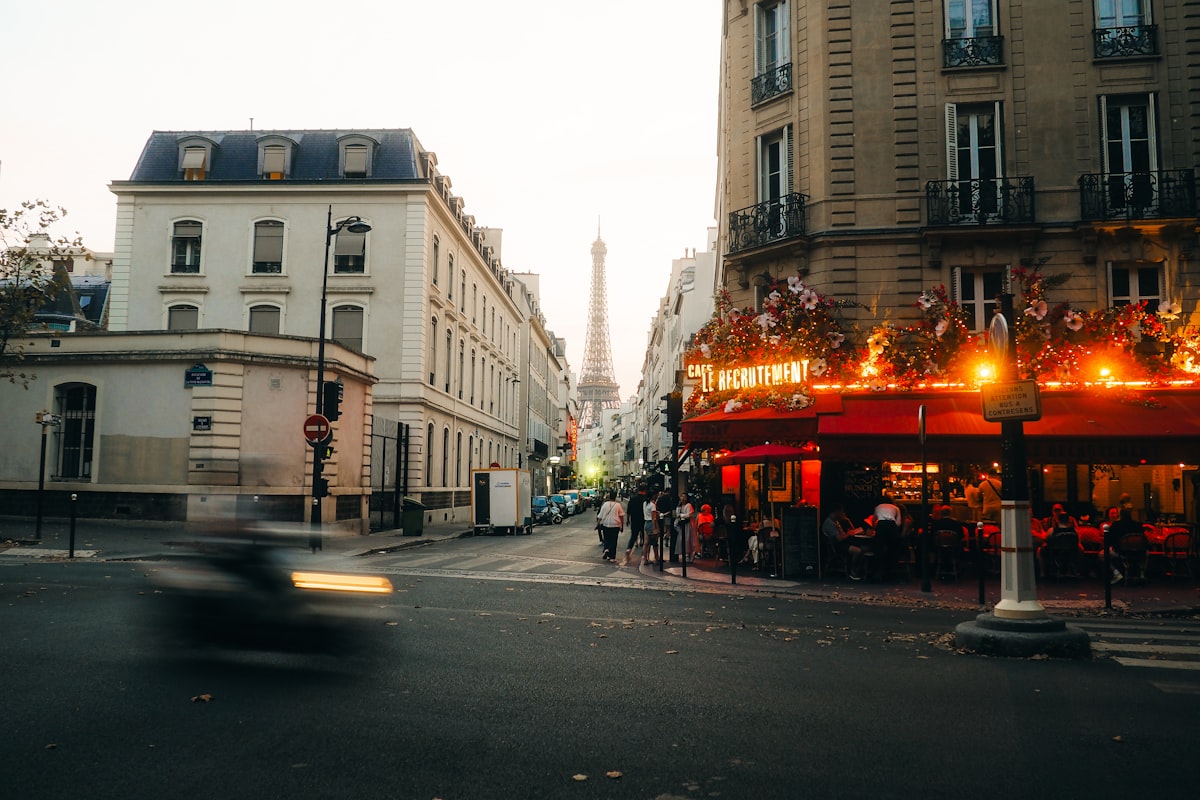 フランス・パリの街並みとエッフェル塔