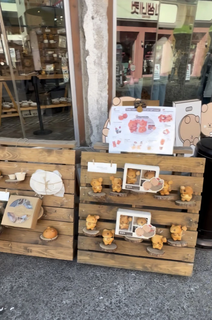 聖水洞 タリムマッ 店頭のクマ型パン