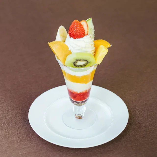 麻布十番で「夜パフェ」を食べるならココ！大人のカフェ＆バー8選のサムネイル画像