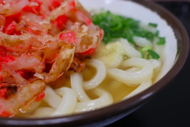池袋で食べたい絶品うどん！老舗の伝統味から新感覚の一杯まで10選のサムネイル画像