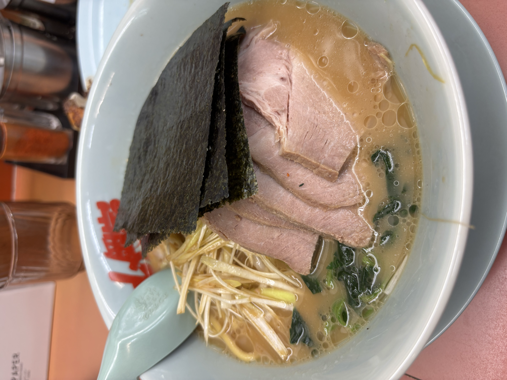 醤油ネギチャーシュー麺。
