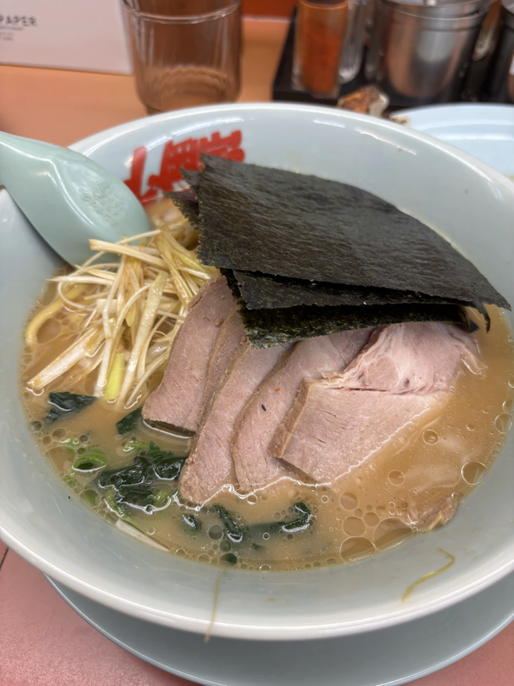 醤油ネギチャーシュー麺。