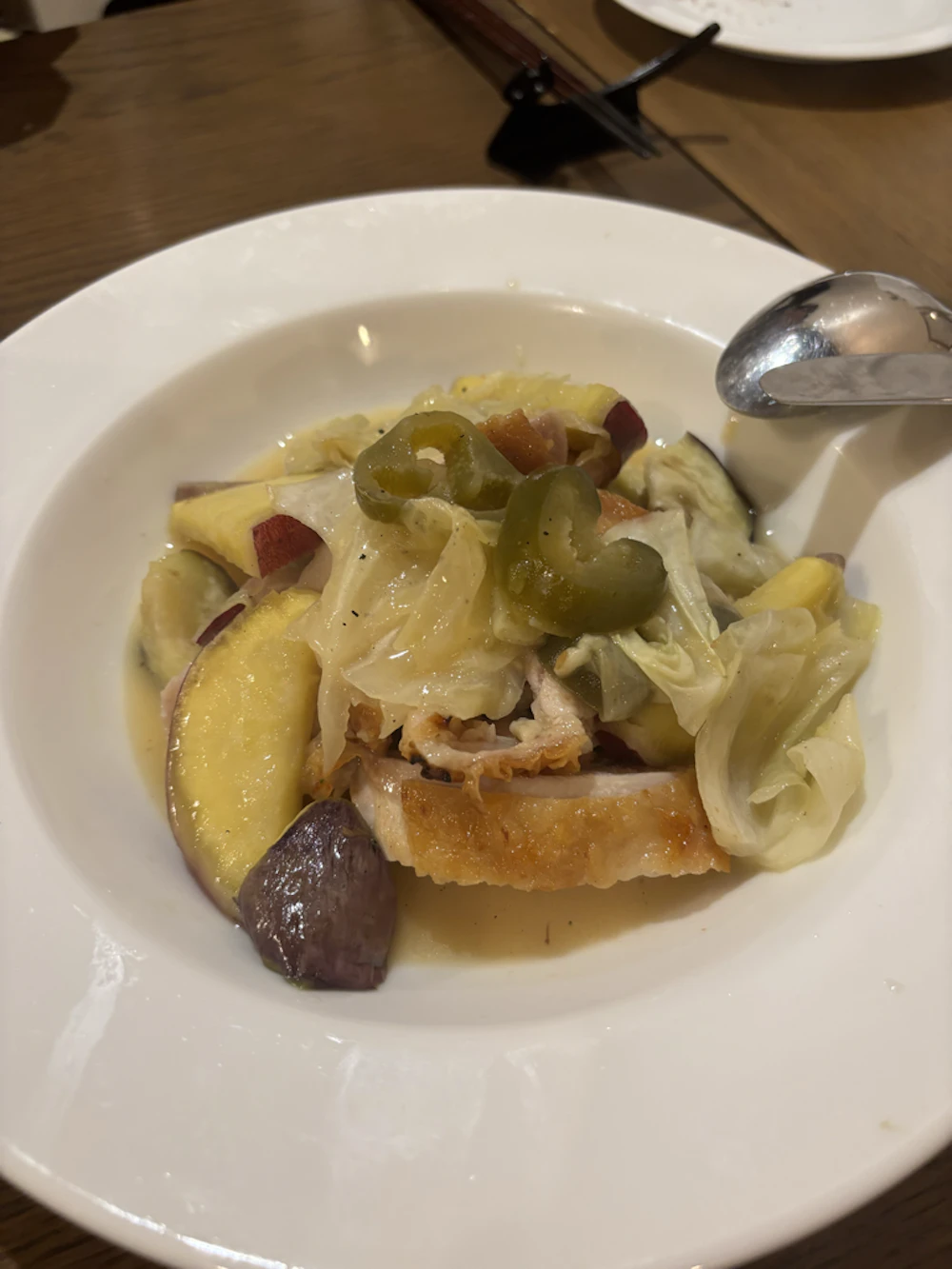 鶏もも肉をハラペーニョなどで煮たやつ