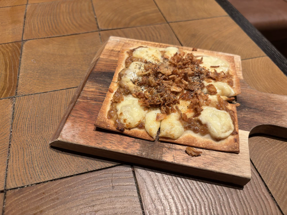 飴色玉ねぎのピザ